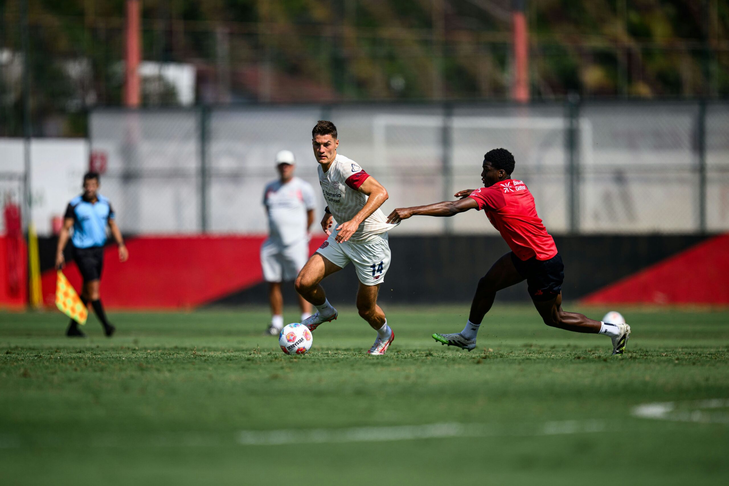 Schnelle Einigung gefordert: Bayer-Stürmer Schick: „Es gibt Interesse von anderen Klubs“