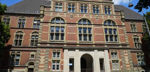 Bundesregierung darf Facebook-Seiten weiterbetreiben