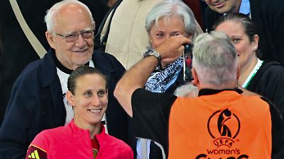 Trost nach tragischem EM-Aus – Nationaltorhüterin Ann-Katrin Berger: Opa war sehr stolz auf mich