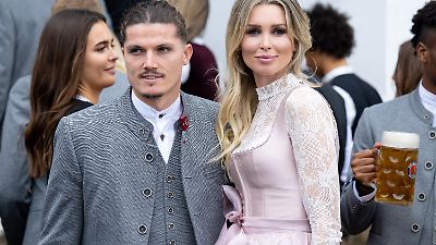 „Bachelor”-Star Katja Kühne heiratet BVB-Kicker Marcel Sabitzer – doch ein Platz blieb leer