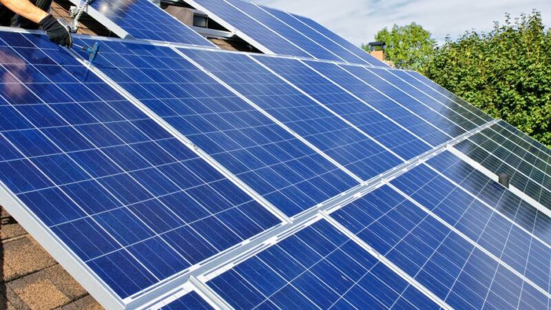 Viele Kunden auch in Leverkusen, Leichlingen, Solingen und Düsseldorf betroffen: Langenfelder Solarbaufirma meldet Insolvenz an
