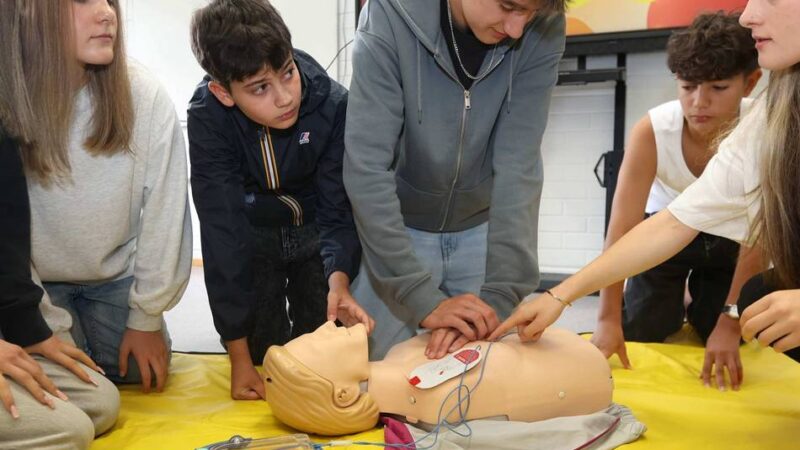 Leverkusenerin schreibt Bachelorarbeit: So werden Schüler zu Lebensrettern