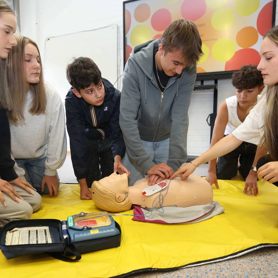Leverkusenerin schreibt Bachelorarbeit: So werden Schüler zu Lebensrettern