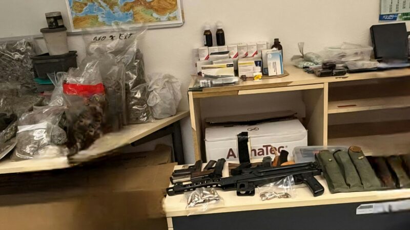 Nach Brand in Schlebusch: Polizei findet Waffen und Drogen – Leverkusener festgenommen