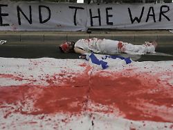 Ruf nach Ende des Gaza-Kriegs: Geisel-Angehörige wollen Israel zum Stillstand bringen