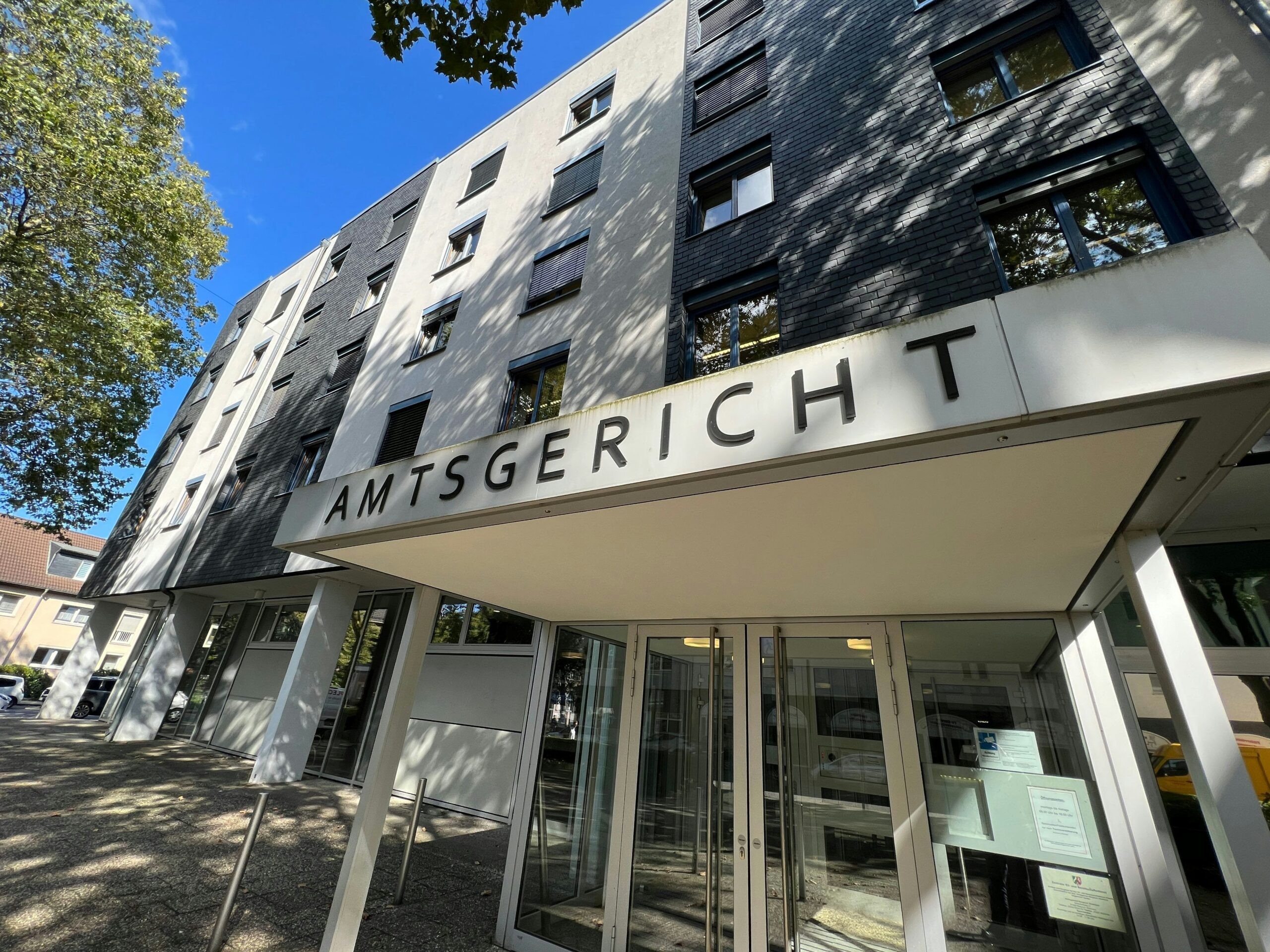 Hinrichtung simuliert: Drei Leverkusener peinigten Schüler in einem Rheindorfer Keller