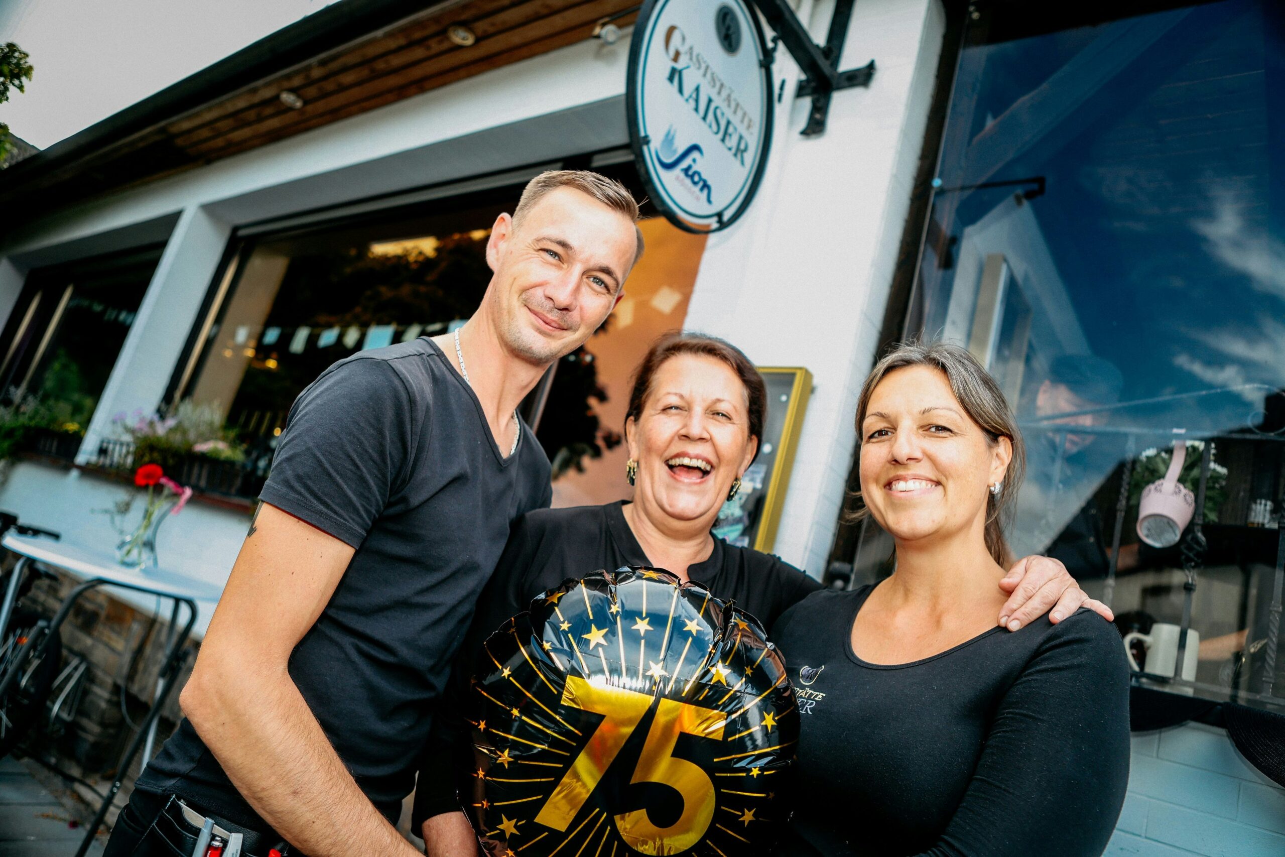 75. Jubiläum: Wieso die Gaststätte Kaiser in Leverkusen immer noch beliebt ist