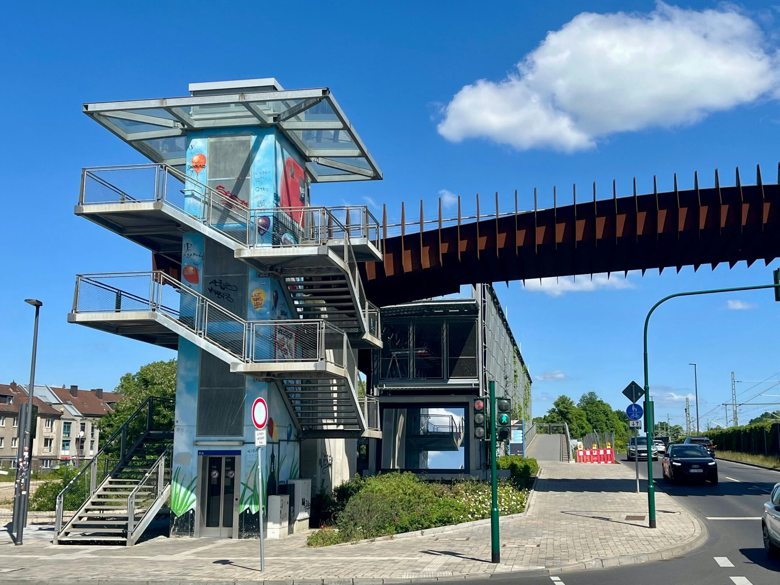 Verkehrswende: Radparkhaus in Leverkusen beliebter – weil es gerade nichts kostet