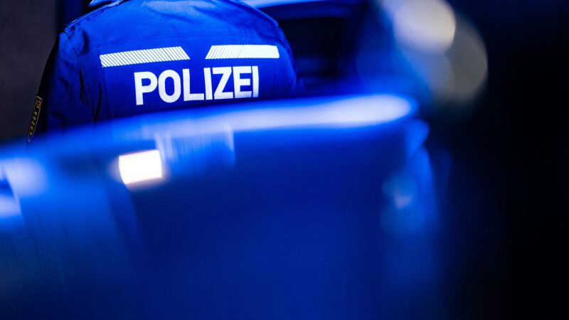 Unfall in Wermelskirchen: Polizei sucht Zeugen nach schwerem Sturz eines 81-Jährigen