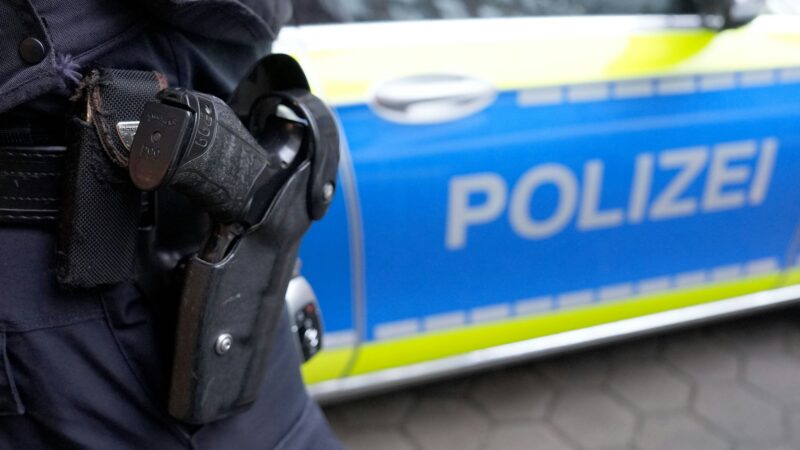 Einbruch in Burscheider Innenstadt: Unbekannte stehlen Handys und flüchten – Polizei sucht Zeugen