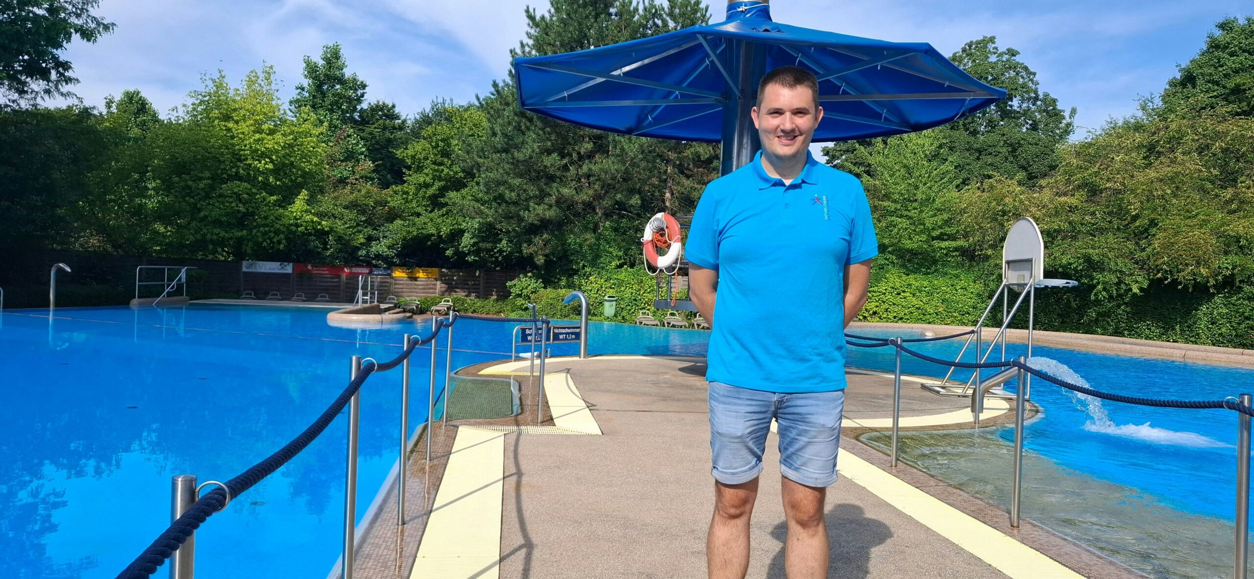 Neue Serie „Alltagshelden“: Badleiter Sebastian Frohn: „Ich freue mich über jedes Schwimmabzeichen, das ich abnehme“