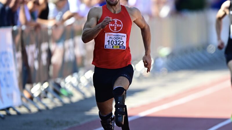 Floors bricht alten 400-Meter-Weltrekord