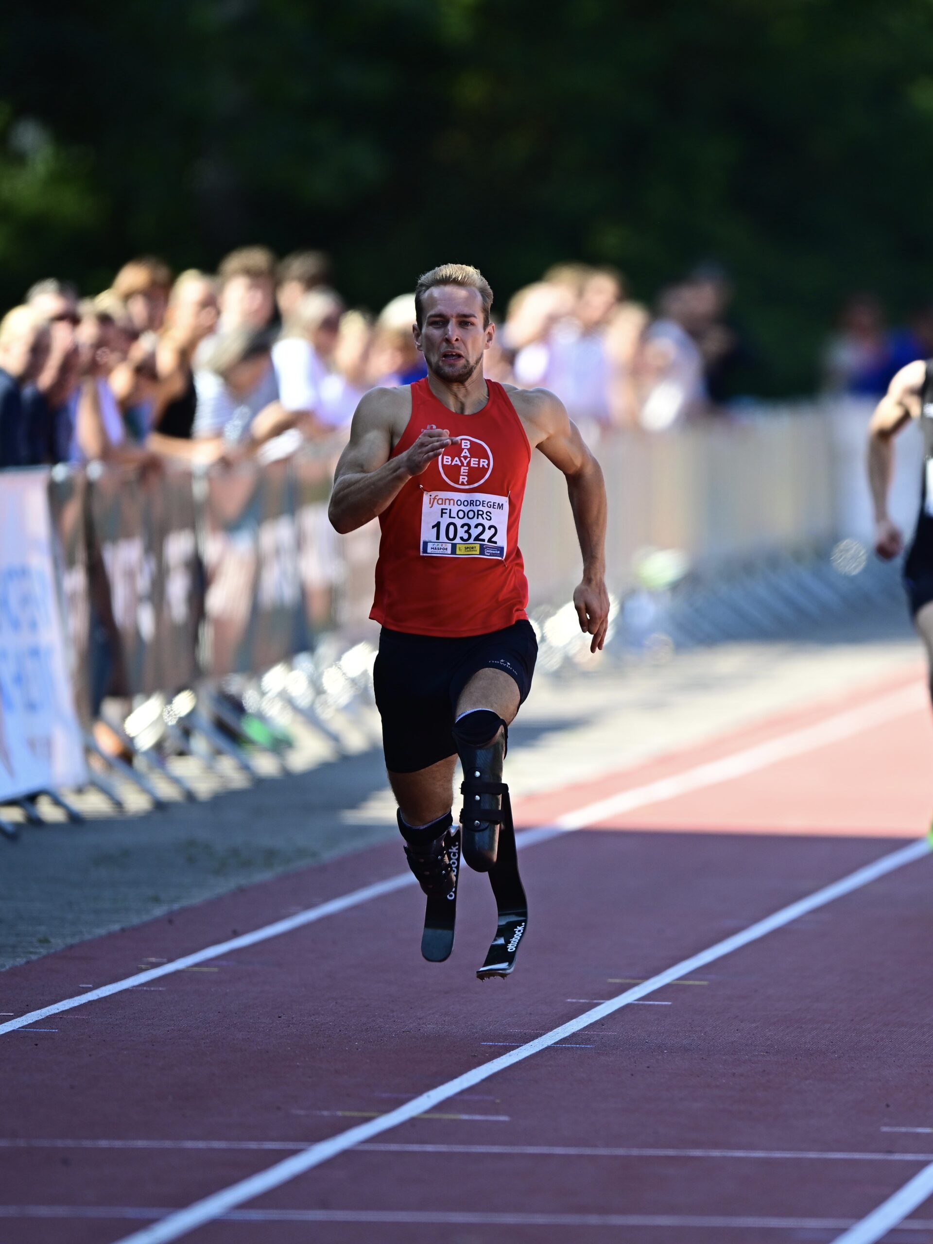 Floors bricht alten 400-Meter-Weltrekord