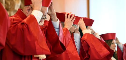 Karlsruhe: Bundesverfassungsgericht schränkt staatliche Überwachung mit Trojanern ein