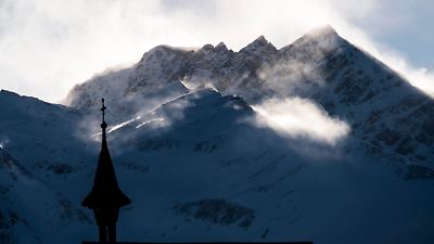 Schweizer Alpen: Zwei deutsche Bergsteiger können von Breithorn gerettet werden