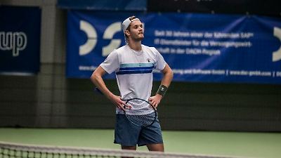 Sauber – aber raus! Tennisprofi Mats Rosenkranz auf Kreta disqualifiziert – weil er duschen ging