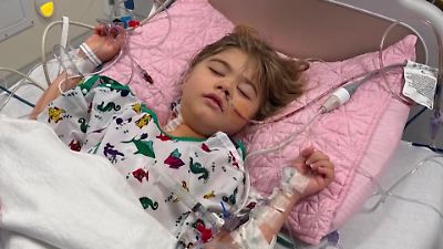 Ärzte hatten für Achtjährige keine Hoffnung mehr – doch dank Mamas Opfer kämpft sie weiter