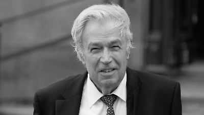 RTL-Urgestein Rainer Holbe ist tot – bekannt aus „Starparade”, „Die Woche” und Frühstücksfernsehen