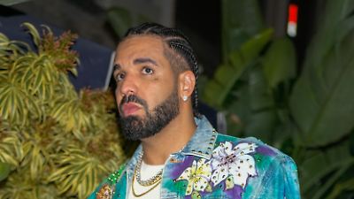 Drake beschwert sich über deutsches Mundwasser: „Das wird jeden unter 30 Jahren töten!”