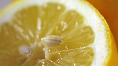 Zitrone: Darum bewirkt sie neben dem Bett wahre Wunder