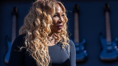Serena Williams: Tennis-Queen präsentiert neue Strandfigur dank Abnehmspritze