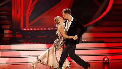 „Let’s Dance”-Profi Evgeny Vinokurov und Evelyn Burdecki: SO kam es zum Kuss!