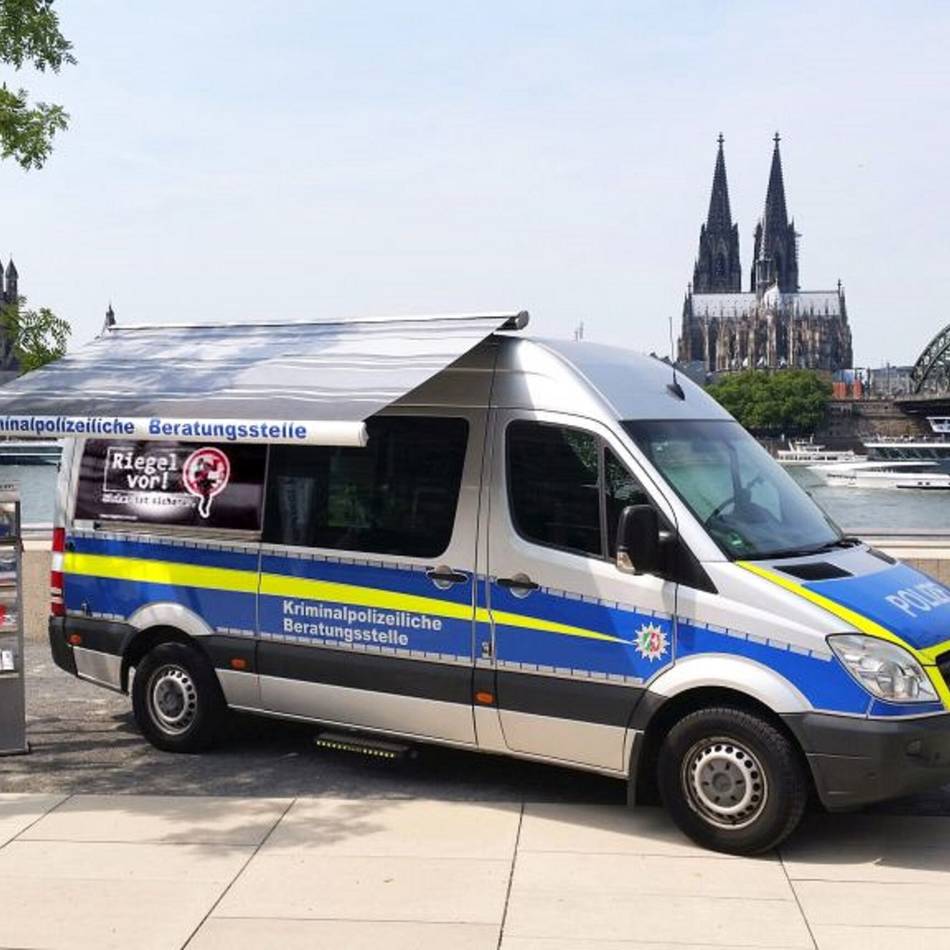 Prävention in Leverkusen: Kripo nutzt Wochenmarkt für bürgernahe Beratung