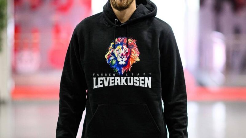 Begrenzte Auswahl im Leverkusen-Shop: Farbenstadt von Hals bis Hüfte