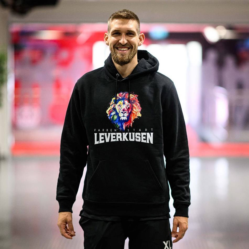 Begrenzte Auswahl im Leverkusen-Shop: Farbenstadt von Hals bis Hüfte