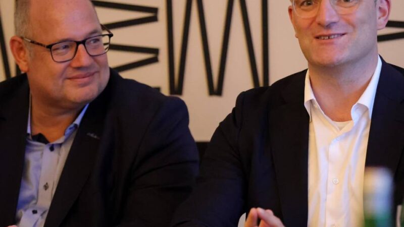CDU-Fraktionschef als Wahlkampfhelfer: Leverkusener Unternehmer löchern Jens Spahn