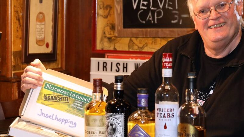 Das ist los in Leverkusen: Feine Stöffchen, müde Hippies und Sonntagstheater