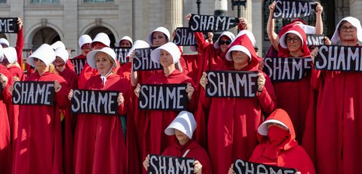 Margaret Atwood: Schriftstellerin veröffentlicht ironische Kurzgeschichte gegen Bücherbann in Alberta