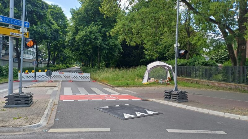 Berliner Platz: Neue „Berliner Kissen“ an Leverkusens Unfallschwerpunkt schon wieder kaputt