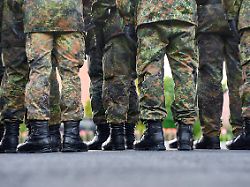 Truppenstärke aber geschrumpft: Pistorius: Bundeswehr schreibt schwarze Zahlen beim Personal