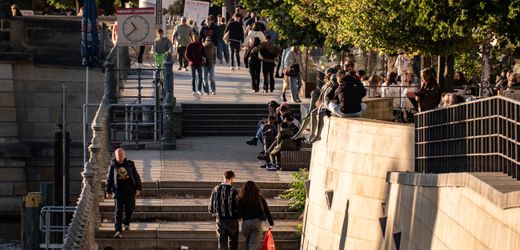 Konsumklima: Deutsche Konsumenten halten ihr Geld stärker zusammen