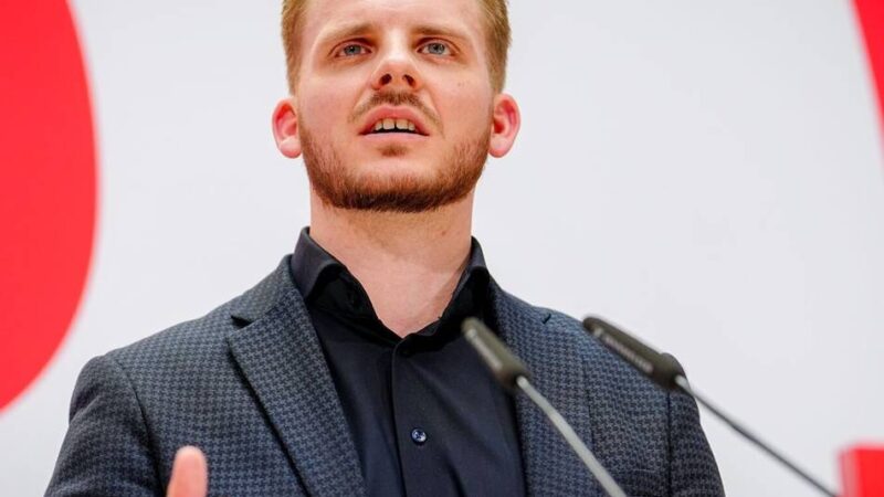 Wahlkampf in Leverkusen: SPD-Generalsekretär Klüssendorf besucht Genossen